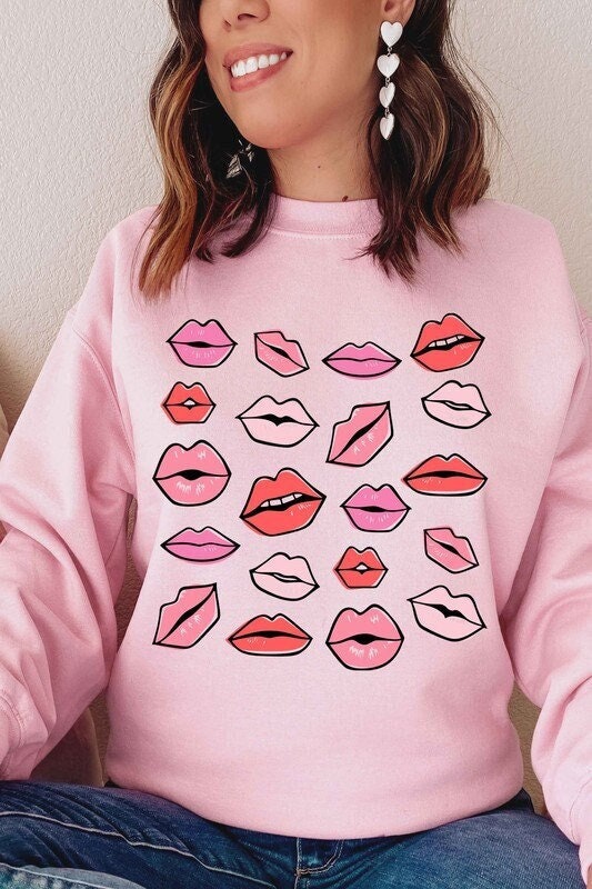 Kisses Valentine Sweatshirt Valentines Shirt Valentine’s Sweatshirt for Women LOVE Shirt Valentine’s Crewneck Cute Valentine’s Tshirt