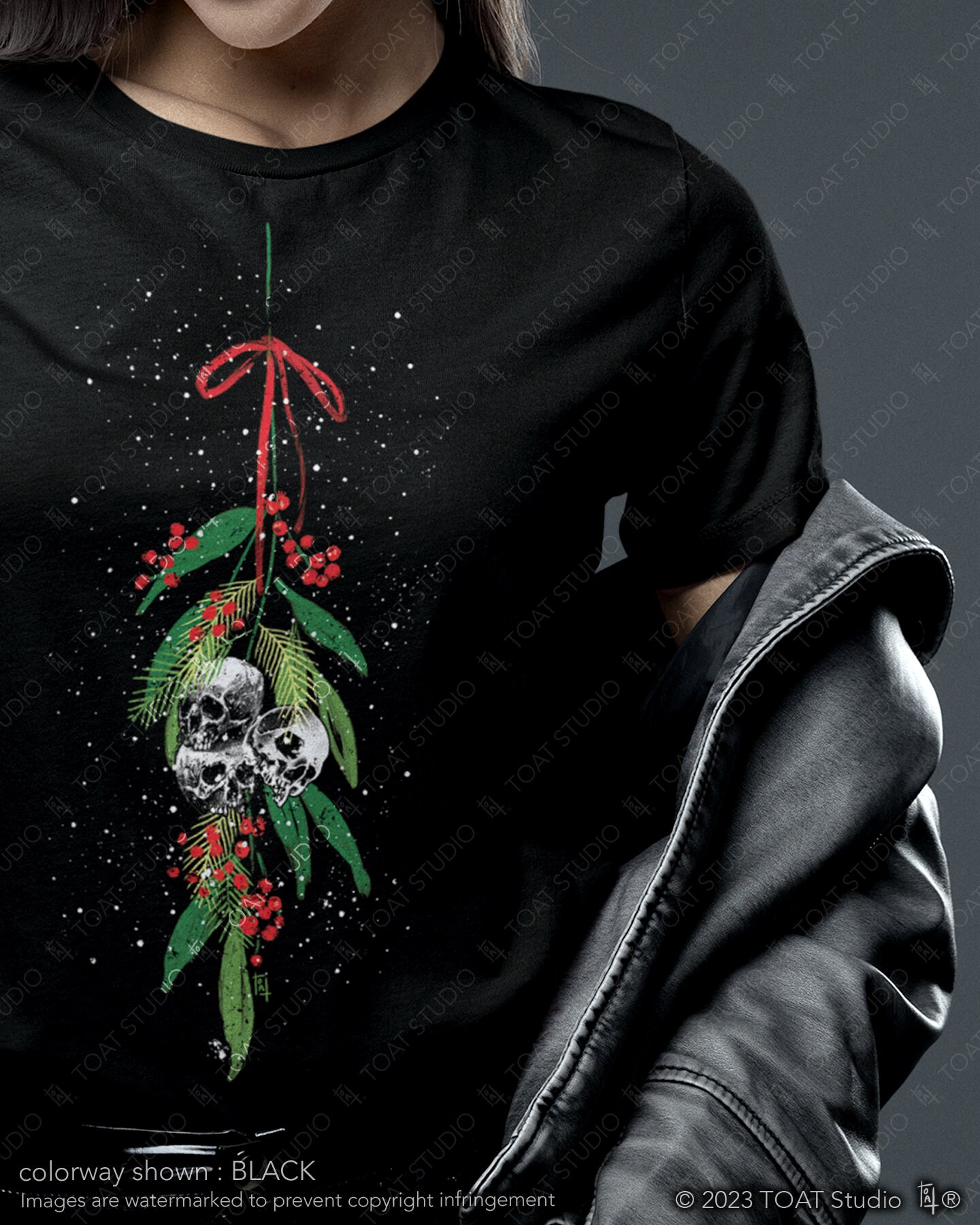 Spooky Mistletoe Unisex T-shirt, Merry Creepmas, Dark Christmas, Skull Ornaments, Horrornaments, Spooky Gifts, Scary Christmas