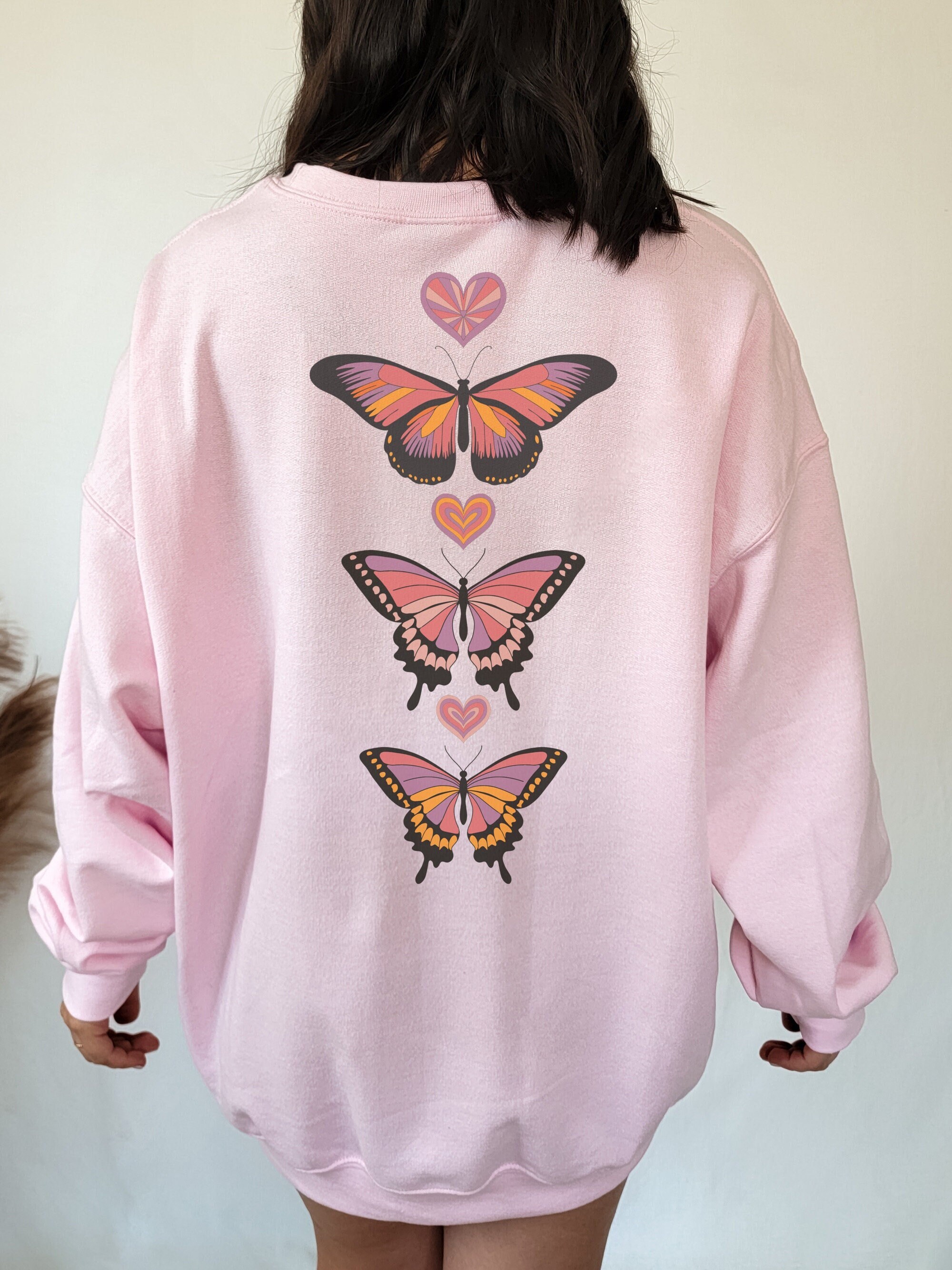 Retro Butterfly Crewneck Sweatshirt Trendy Sweatshirt Aesthetic Clothes VSCO Girl Tumblr Pinterest Clothes Butterfly Vintage Sweatshirt