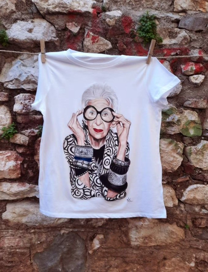 Iris Apfel Handpainted Tshirt,Iris Top,Woman Cotton Tshirt,No Printed,Textile Art,Art Tshirt,Unique Tshirt