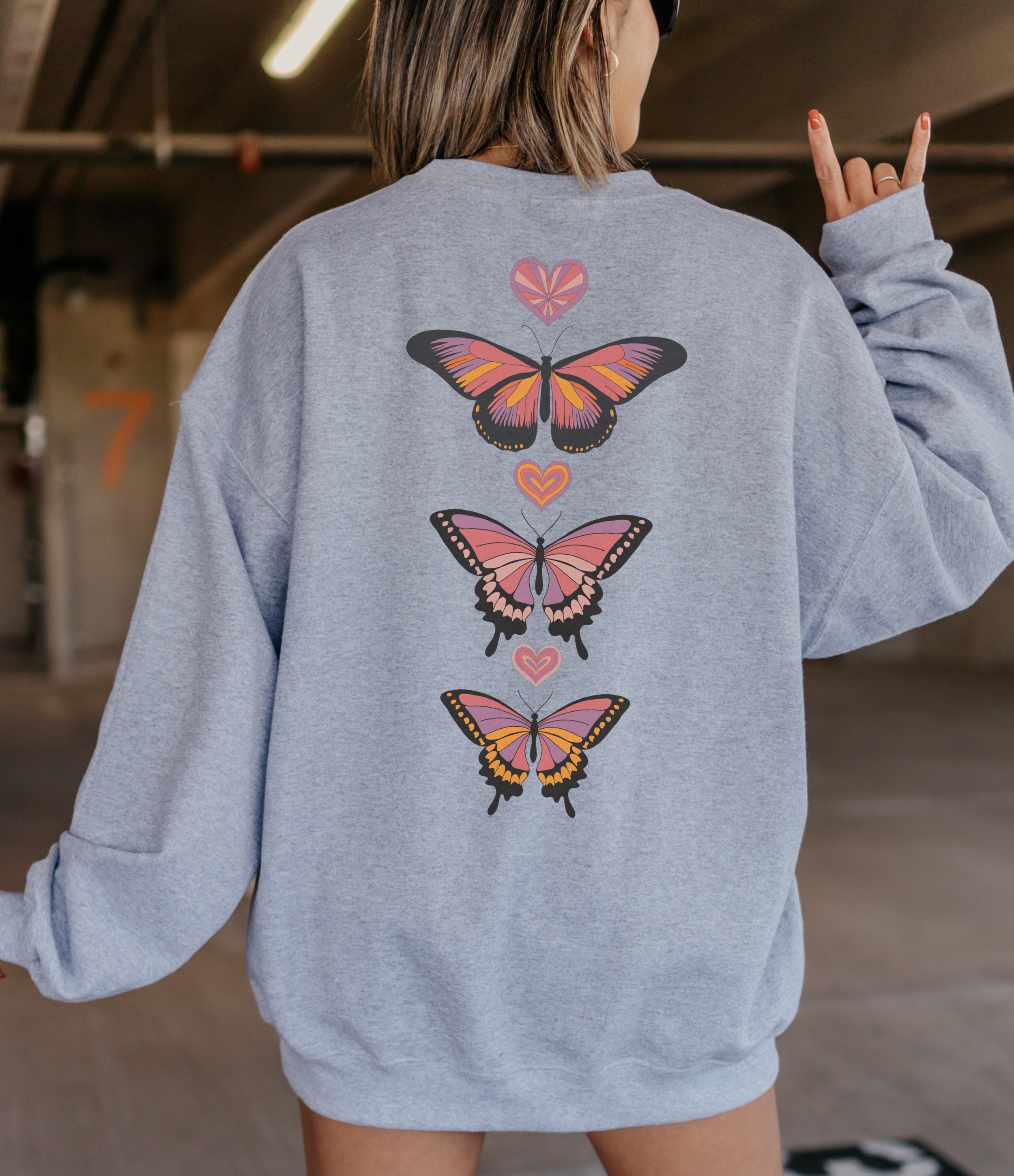 Butterfly Heart Retro Crewneck Sweatshirt Vintage 70s Clothing Oversized Sweatshirt VSCO Butterflies Sweater Indie Clothes Hippie Clothes