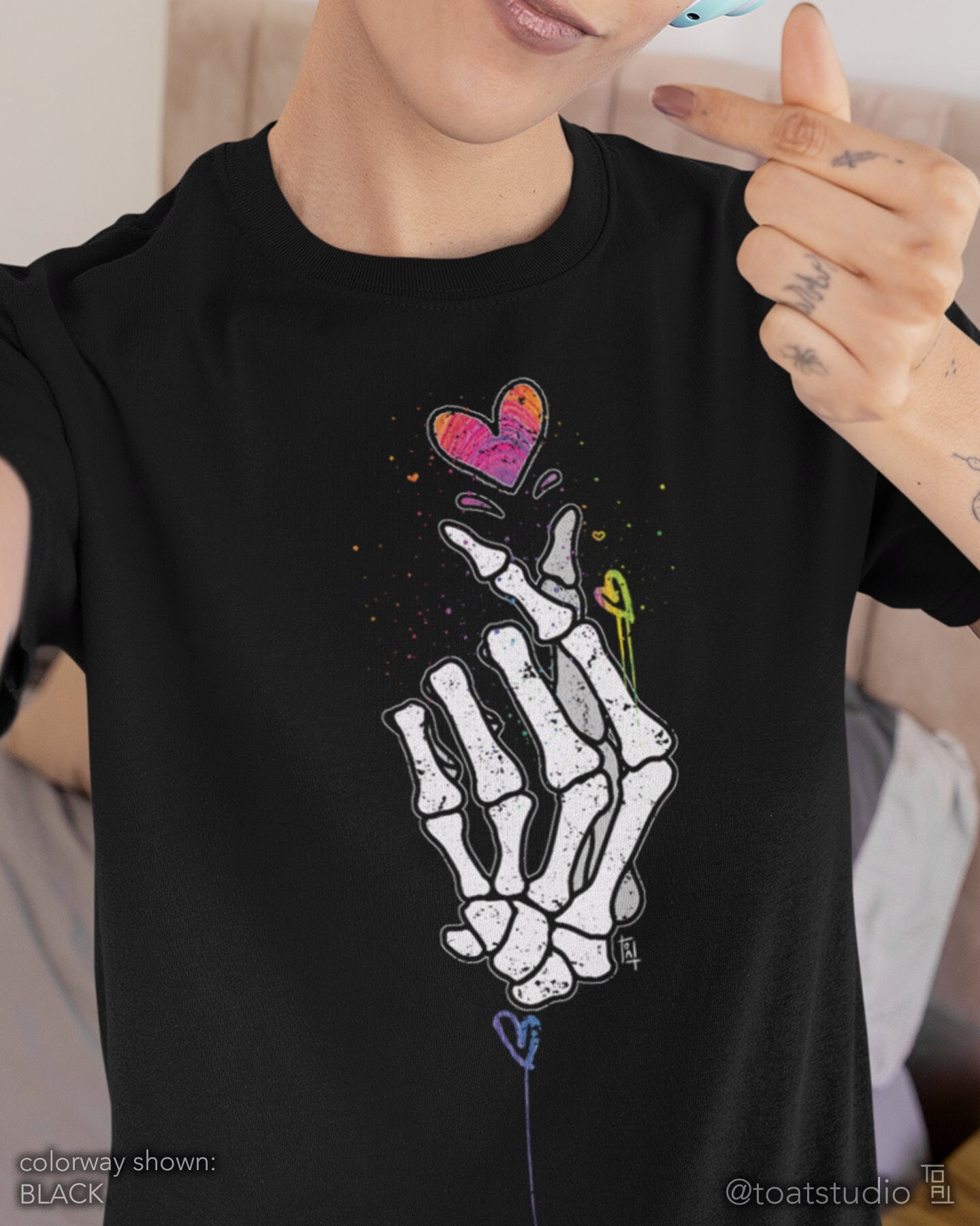 Skeletal Hands Heart Unisex T-shirt, Y2K Grunge, Kawaii Graffiti Grunge, Korean Heart T-shirt, Fragile Heart, Dark Love, Alternative art