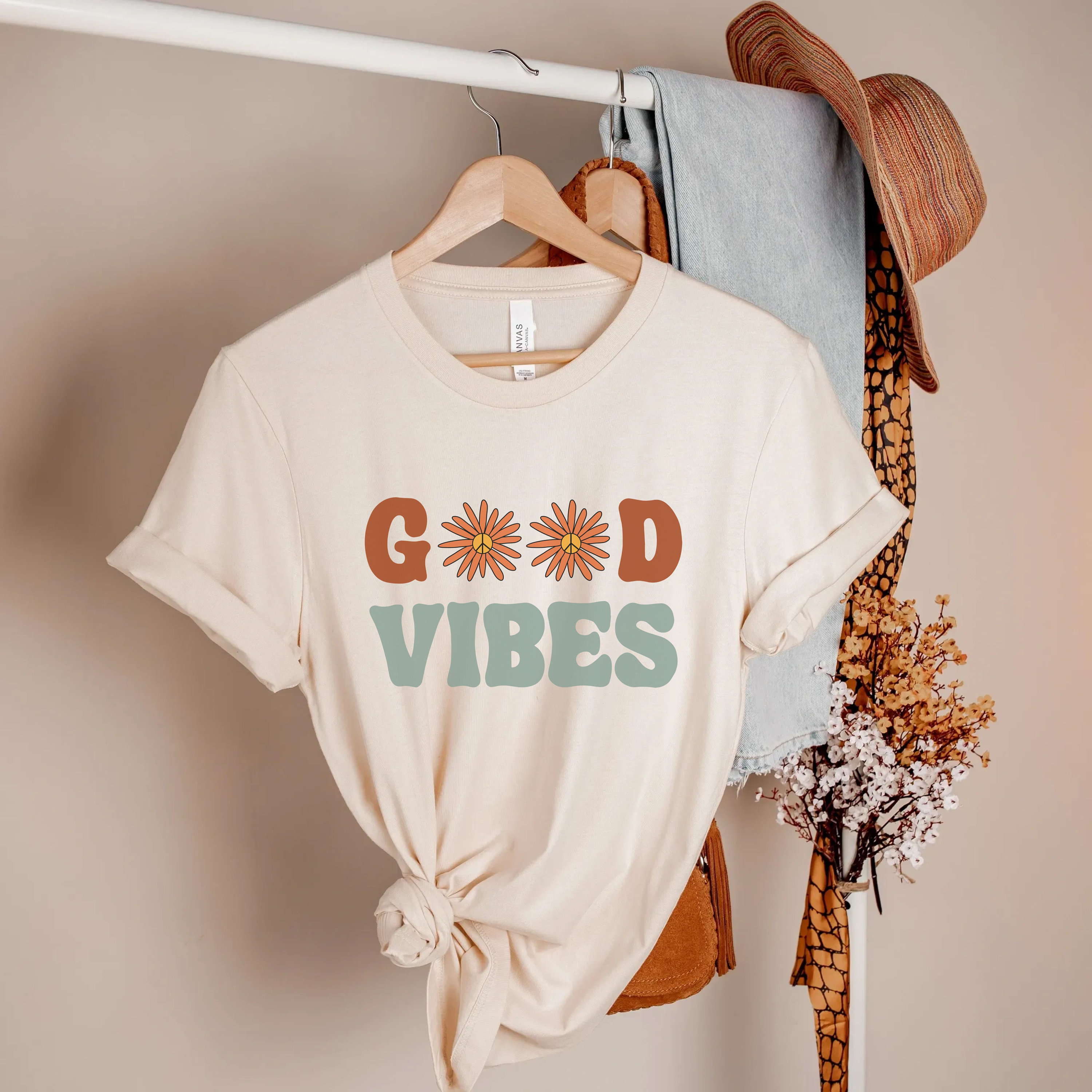 Good Vibes T-shirt Retro Shirts Inspirational Tee Positive Shirts Good Vibes Only Oversized Tshirt 70s Clothes Women Hippie Clothes Groovy