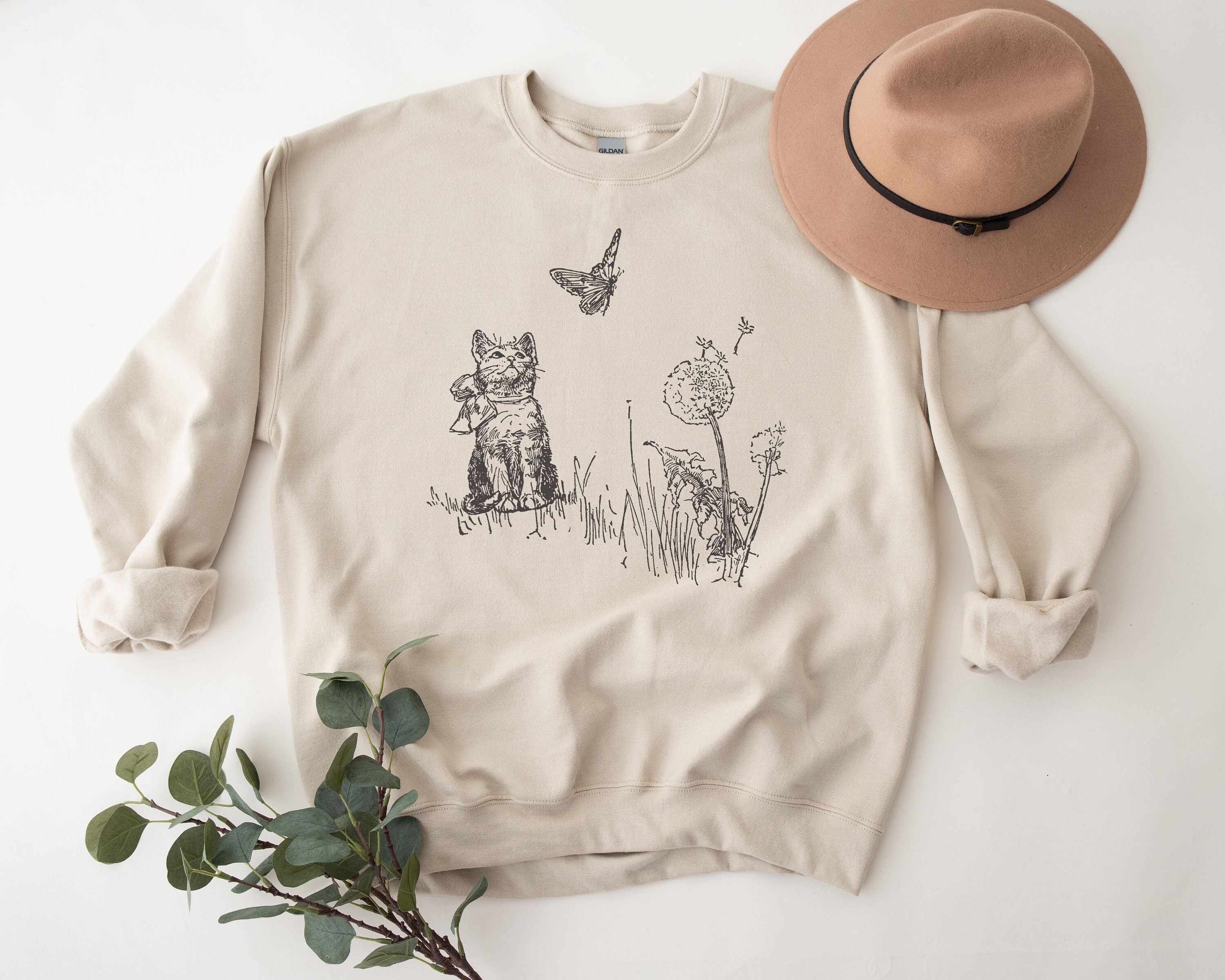 Vintage Cat Sweater Butterfly Cat Sweatshirt Vintage Kitten Sweatshirt Cat Lover Gift 80s 90s Sweatshirt Classic Cat Sweater Tan Sweatshirt