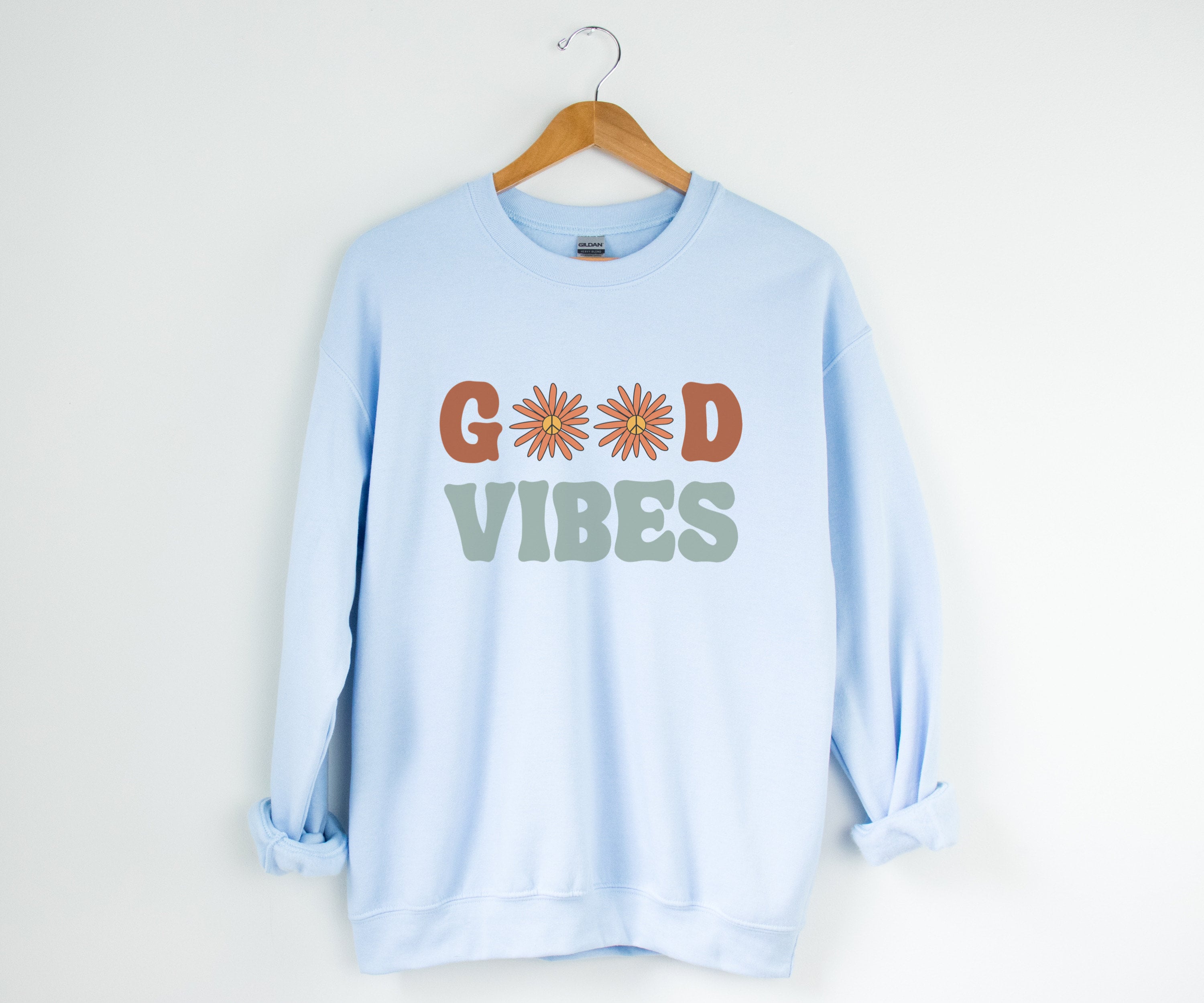 Good Vibes Retro Sweatshirt 70s Vintage Crewneck Sweatshirt Hippie Clothes Retro Sweater 70s Clothing Women Light Blue Sweatshirt Groovy Tee