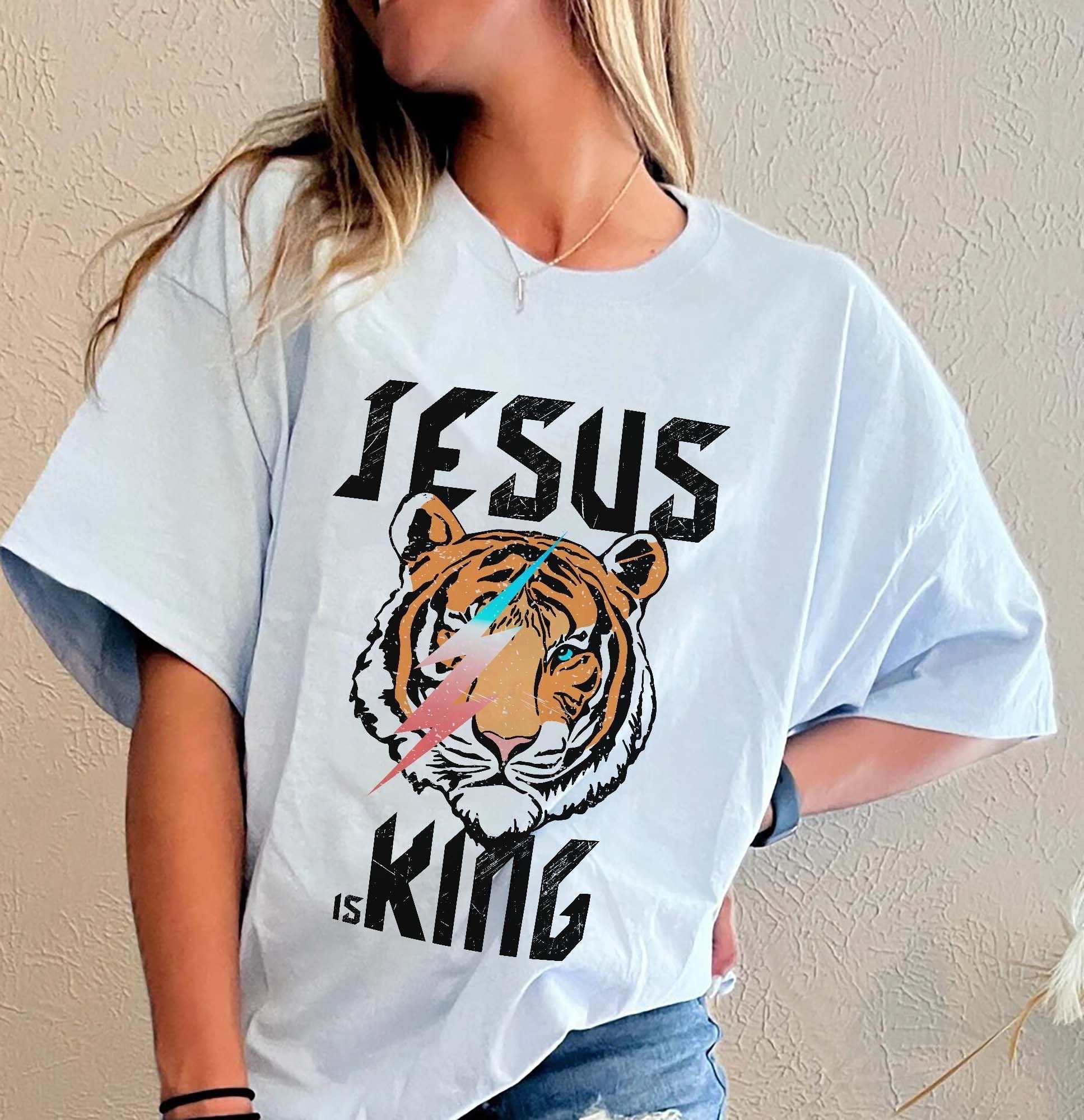 Jesus is King Shirt Bible Verse Shirt Love Like Jesus T-shirt Pray Shirt Catholic Shirt Faith Based Shirt Prayer Shirt Christian Shirts