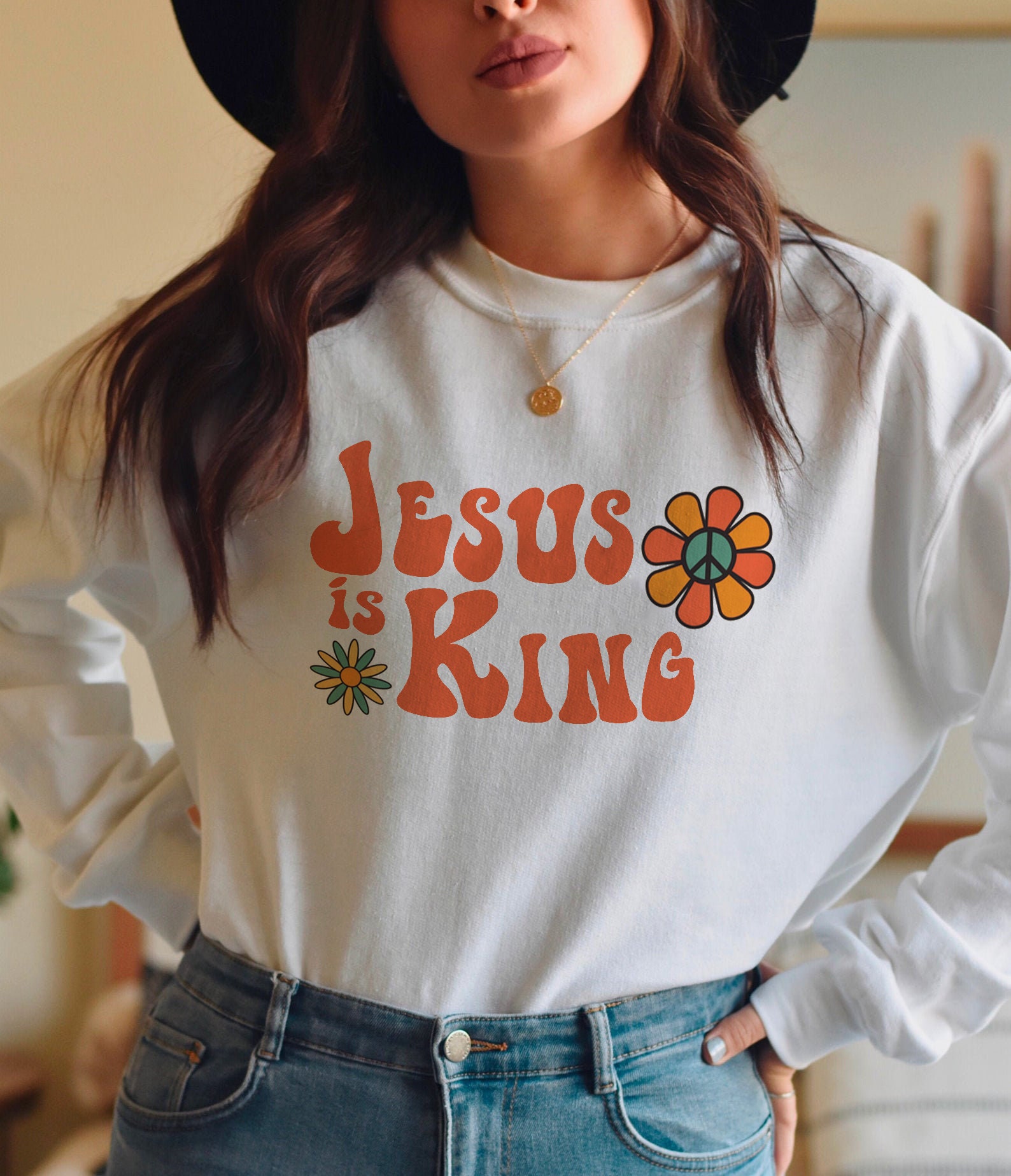 Jesus is King 70’s Sweatshirt Hippy Jesus jumper  Love Jesus shirt Cute Christian tee Christian Shirt Worship Shirt Trendy Christian Jesus