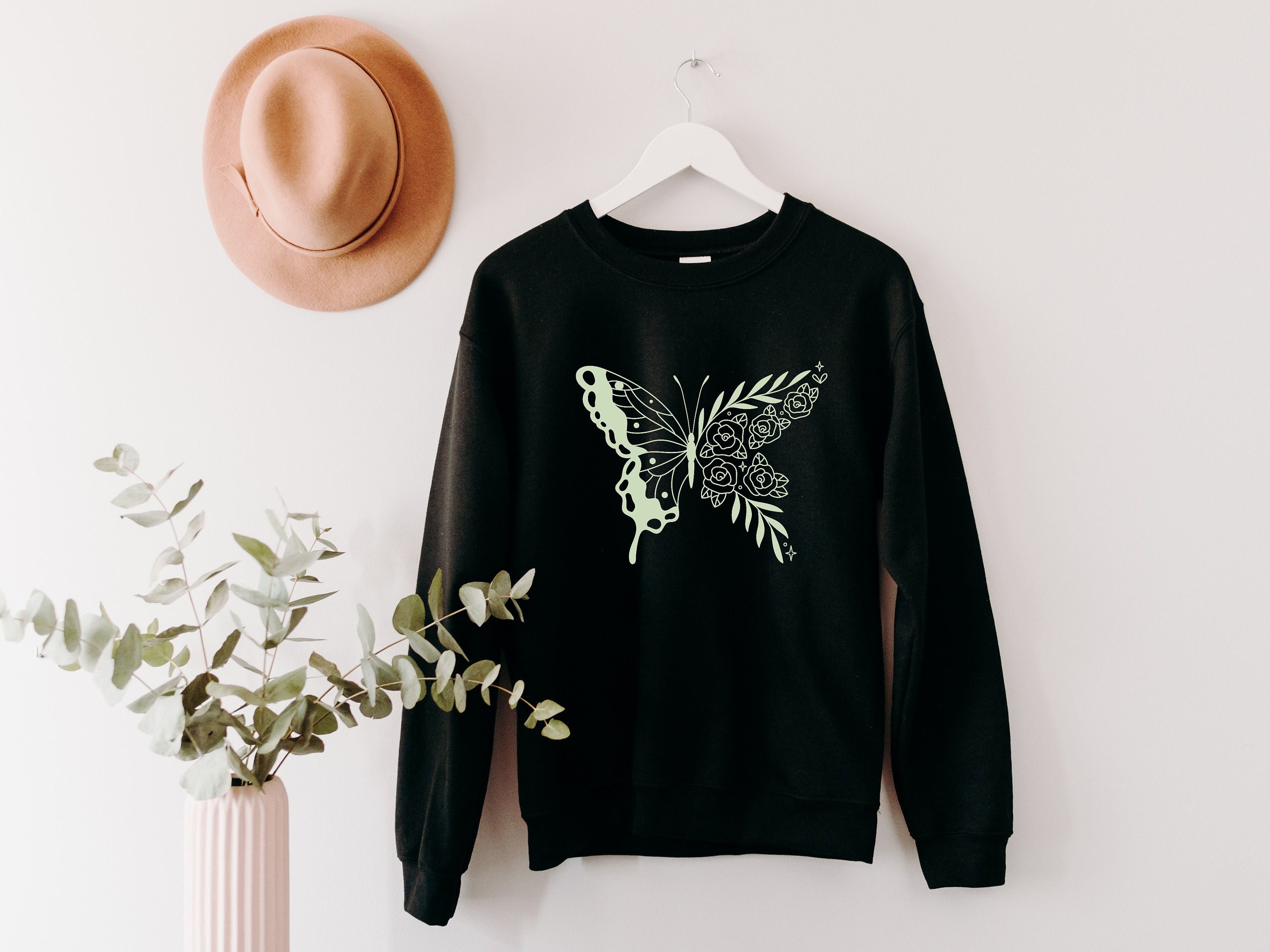 Floral Butterfly Sweatshirt Butterfly Clothing Vintage Butterfly Sweatshirt Women Trendy Sweatshirt Butterfly Crewneck Vintage Sweatshirt