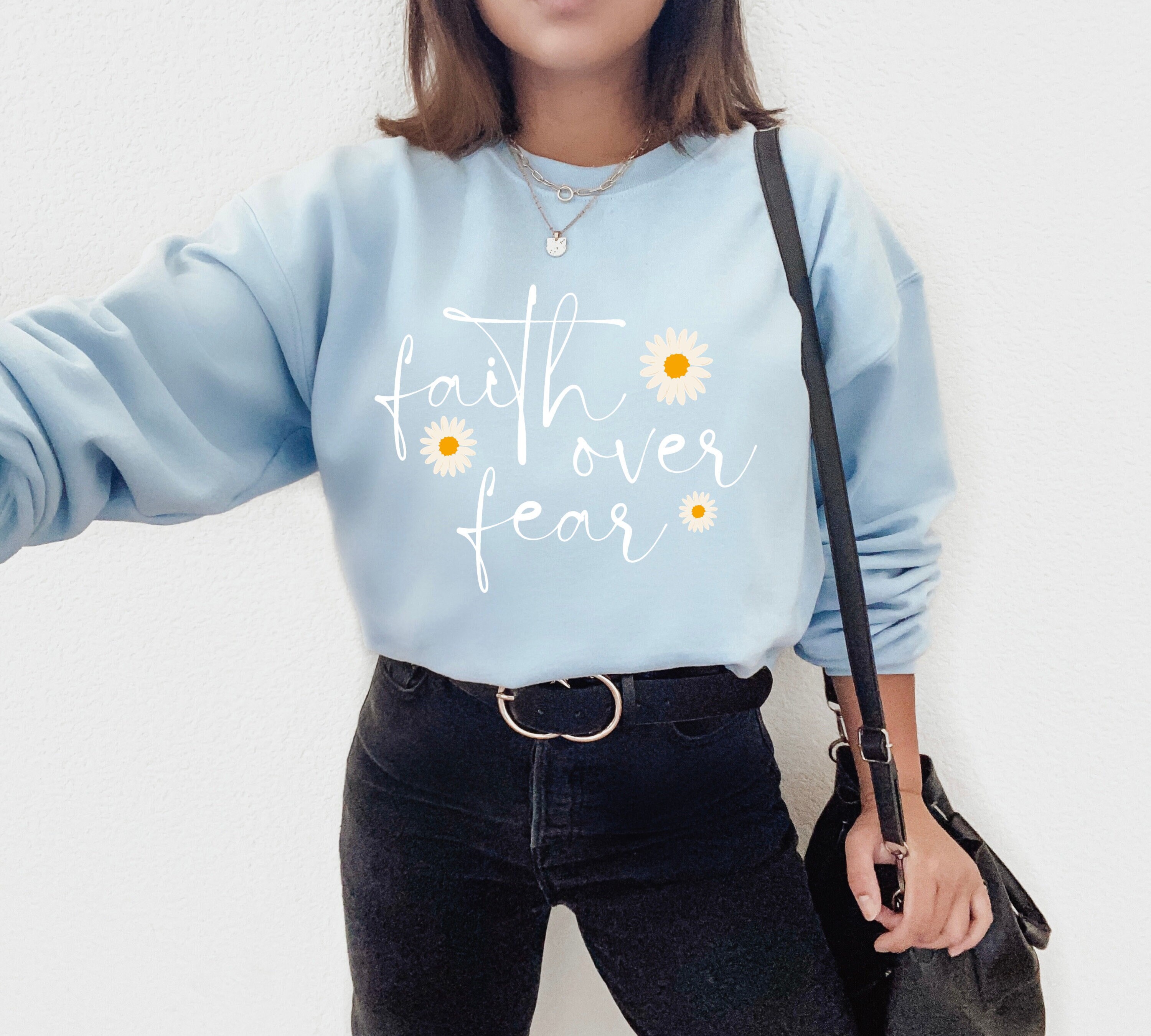 Faith Over Fear Christian Sweatshirt Trendy Crewneck Preppy Sweatshirt Religious Sweater Oversized Sweatshirt Church Sweatshirt Jesus Shirt